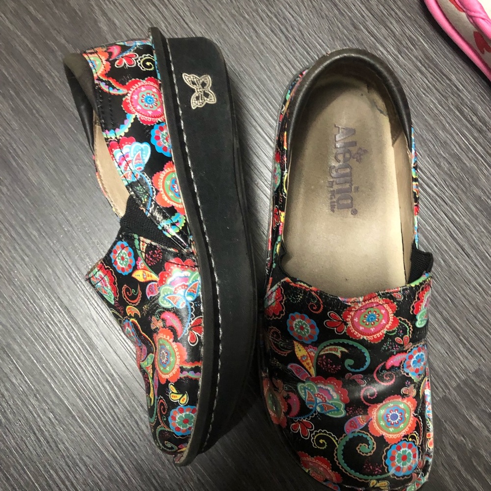 Used-Size 6 womens